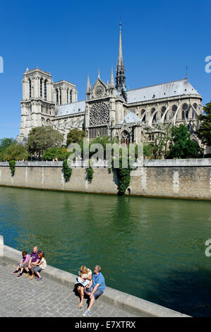 Südseite der Notre-Dame de Paris oder die Kathedrale Notre-Dame, Seine, Ile De La Cité, 4. Arrondissement, Paris, Frankreich Stockfoto