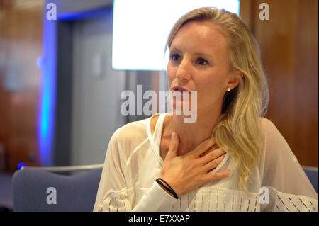 Berlin, Deutschland. 25. Sep, 2014. US-Langstreckenläufer Shalane Flanagan beteiligt sich an einer Pressekonferenz anlässlich der 41. Auflage des Berlin-Marathon in Berlin, Deutschland, 25. September 2014. Bildnachweis: Dpa picture Alliance/Alamy Live News Stockfoto