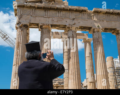 Der Parthenon ist ein Tempel auf der Athener Akropolis, Griechenland, gewidmet der Göttin Athene, die halten das Volk von Athen Stockfoto