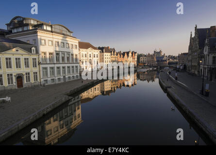 Einem schönen Sommermorgen in der mittelalterliche Abschnitt von Gent, Belgien Stockfoto