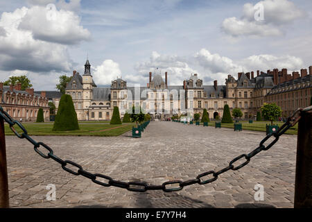 Eingang zum Schloss Fontainebleau, Frankreich Stockfoto