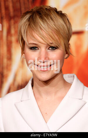 Jennifer Lawrence Bei der Filmpremiere von "The Hunger Games: Catching Fire/Die Tribute von Panem - Catching Fire" Im Cinestar Im Sony Center am Potsdamer Platz. Berlin, 12.11.2013 Stockfoto