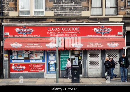 Kleiner Dorfladen in Leith, Edinburgh Stockfoto