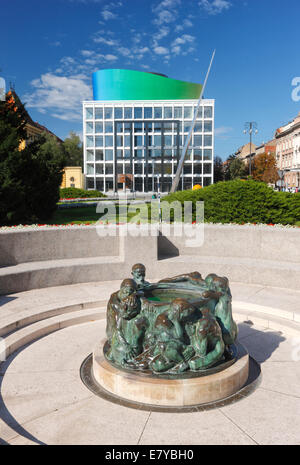 Neubau 2014 - Musikakademie Zagreb. Skulptur der Ivan Mestrovic - Quelle des Lebens Stockfoto