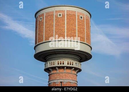 Ende des 19. Jahrhunderts Ziegel Wasserturm in Blankenberge, West-Flandern, Belgien Stockfoto