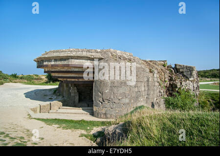 Bombardierten deutschen zweiten Weltkrieg zwei Bunker an der Pointe du Hoc, Normandie, Frankreich Stockfoto