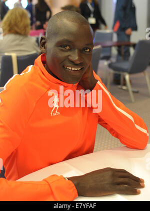 Berlin, Deutschland. 26. September 2014. Long Distance Runner Dennis Kimetto von Kenia besucht eine Pressekonferenz anlässlich des 41. Berlin-Marathon in Berlin, Deutschland, 26. September 2014. Foto: Roland Popp/Dpa/Alamy Live News Stockfoto