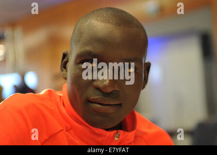 Berlin, Deutschland. 26. September 2014. Long Distance Runner Dennis Kimetto von Kenia besucht eine Pressekonferenz anlässlich des 41. Berlin-Marathon in Berlin, Deutschland, 26. September 2014. Foto: Roland Popp/Dpa/Alamy Live News Stockfoto