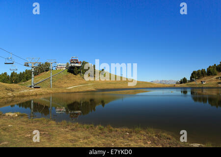 Eine Landschaft Fotografie des Lac Noir im Kanton Wallis in der Schweiz. Es ist auch bekannt als Black Lake oder Lac de Tracouet. Stockfoto