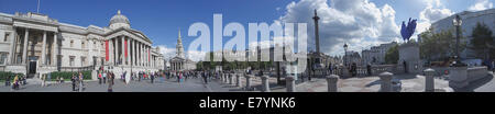 Panoramablick auf Trafalgar Square London mit der nationalen Galeere und Nelsons Säule Stockfoto