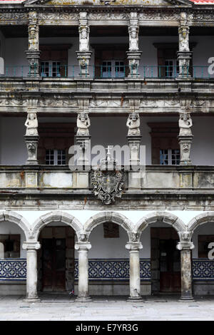 Fassade der Gebäude, Misericordia Praca da Republica, Viana do Castelo, Nordportugal Stockfoto