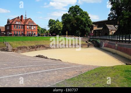 Ruinen des römischen Amphitheaters, Chester, Cheshire, England, Vereinigtes Königreich, West-Europa. Stockfoto