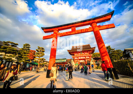 Kyoto, Japan - 30. Juni 2014: Fushimi Inari-Taisha-Schrein in Kyōto, Japan Stockfoto