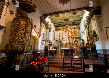 Altar, Vater Serras Chapel, Mission San Juan Capistrano, Stadt, San Juan Capistrano, Orange County, Kalifornien Stockfoto