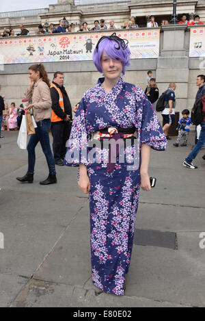 London, UK. 27. September 2014. Die Japan-Matsuri kehrt zurück nach London und Trafalgar Square. Diese beliebte jährliche Veranstaltung bringt Mitglieder der japanischen Gemeinschaft und der Londoner zusammen, die viele Aspekte des Japan mit japanisches Essen, Musik, Tanz und vieles mehr zu genießen. Bildnachweis: Siehe Li/Alamy Live News Stockfoto