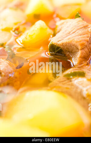 Ungarische Gulaschsuppe (Gulasch) Stockfoto