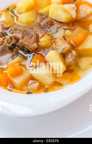 Ungarische Gulaschsuppe (Gulasch) Stockfoto