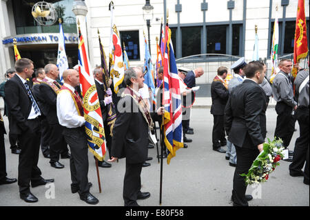 Tempel, London, UK. 27. September 2014. Londons Ulster Tag zum Gedenken an den großen Krieg 1914-1918, mit einer Parade durch London legen Kränze am Ehrenmal Credit: Matthew Chattle/Alamy Live News Stockfoto