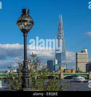 Thames Embankment Shard South Bank Fluss Themse London Stockfoto