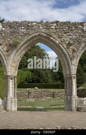 Steinernen Torbogen in Kapitel Haus in Beaulieu Abbey, eine zerstörte Zisterzienserkloster Stockfoto