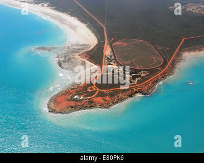 Luftaufnahme von Gantheaume Point und Cable Beach, Broome, Kimberley-Region, Western Australia Stockfoto