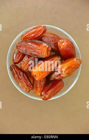 Termine in eine Schüssel geben. Super Schärfe Bild. Mittelformat-Bildqualität. Stockfoto