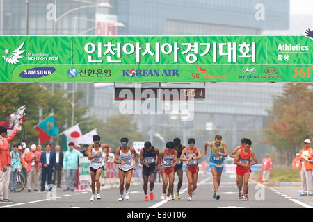 Incheon, Südkorea. 28. Sep, 2014. Start-Leichtathletik: Männer 20km Rennen gehen bei Race Walking Kurs während der 2014 Incheon Asian Games in Incheon, Südkorea. Bildnachweis: AFLO SPORT/Alamy Live-Nachrichten Stockfoto