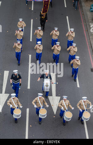 London, UK. 27. September 2014.  Herr Carson Memorial Parade marschieren durch zentrale London 2014 Credit: Guy Corbishley/Alamy Live News Stockfoto