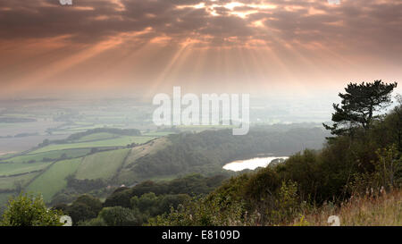 Das Vale of York und See Gormire von Sutton Bank auf der North Yorkshire Moors, England. Stockfoto