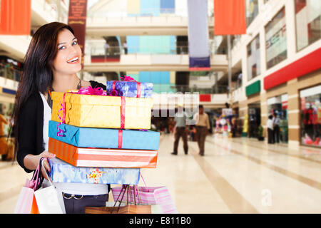 indische schöne Ladie Shopping Mall Stockfoto