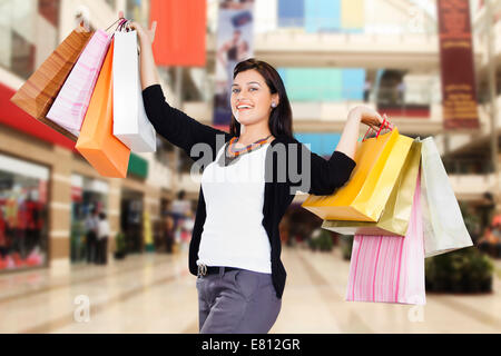 indische schöne Ladie Shopping Mall Stockfoto