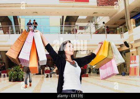 indische schöne Ladie Shopping Mall Stockfoto