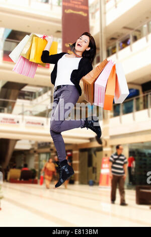 indische schöne Ladie Shopping Mall Stockfoto