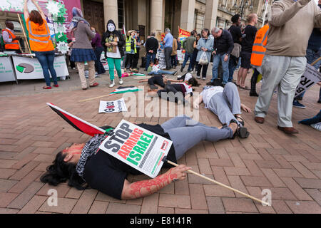 Birmingham, Vereinigtes Königreich. 28. September 2014. Ein März und Rallye, organisiert von der Gewerkschaft-Kongreß unter dem Titel "Midlands braucht A Pay Rise", hat stattgefunden in Birmingham auf Sonntag, 28. September 2014 zeitgleich mit dem Parteitag der Konservativen in Birmingham stattfindet. Bildnachweis: Christopher Middleton/Alamy Live-Nachrichten Stockfoto