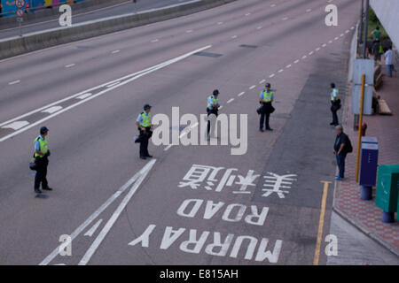 Hong Kong. 28. Sep, 2014. Strassen gesperrt im Central District, Hong Kong, China.   Proteste gegen die Entscheidung von Peking, Hong Kong Wähler wählen Sie ihren Chef in 2017 Wahlen vom zugelassenen Kandidaten statt mit einer offenen Liste anzubieten. Bildnachweis: SCWLee/Alamy Live-Nachrichten Stockfoto