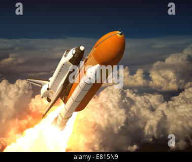 Space Shuttle In den Wolken Stockfoto