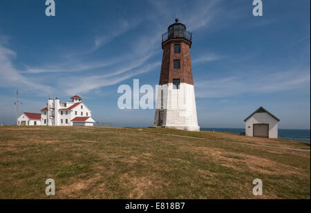 Zeigen Sie Judith Leuchtturm und Coast Guard Station Rhode Island historischen USA Stockfoto