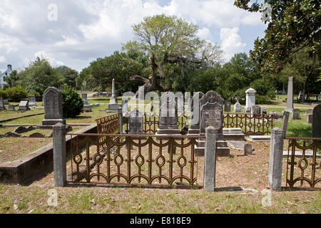 Grab der Familie Grundstücke in Magnolia Cemetery in Charleston, South Carolina. Stockfoto