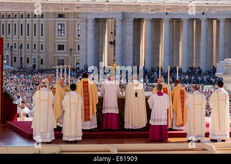 Der Vatikan. 28. Sep, 2014. Papst Francis erfüllen die Großväter der Welt - St Peter Platz, 28. September 2014 Credit: wirklich Easy Star/Alamy Live News Stockfoto