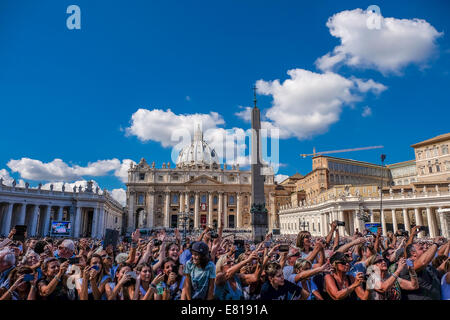 Der Vatikan. 28. Sep, 2014. Papst Francis erfüllen die Großväter der Welt - St Peter Platz, 28. September 2014 Credit: wirklich Easy Star/Alamy Live News Stockfoto