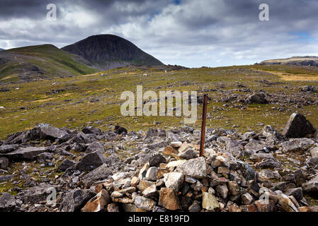 Brandreth fiel Gipfel Blick auf weit entfernten großen Giebel Seenplatte Cumbria North West England UK Stockfoto