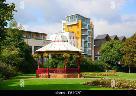 Musikpavillon im Victoria Park, Newbury, Berkshire, England, Vereinigtes Königreich Stockfoto