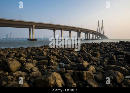 Bandra-Worli Sea Link oder Rajiv Gandhi Sea Link, Mahim Bay, Mumbai, Maharashtra, Indien Stockfoto