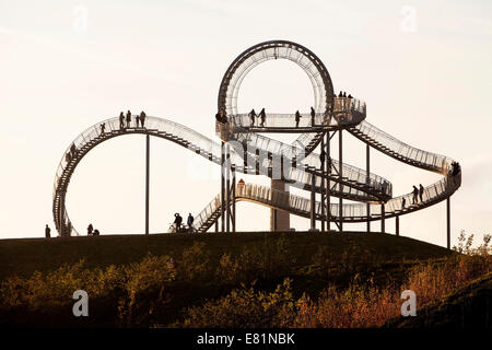 Landmark Tiger & Turtle - Magic Mountain, begehbare Skulptur Wut Park, Duisburg, Nordrhein-Westfalen, Deutschland Stockfoto