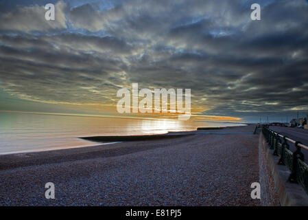 Ein Sonnenuntergang am Meer Hove, East Sussex, England, Uk. Stockfoto