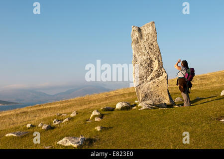 Clach Mhic Leoid oder MacLeod Stein auf der West Küste von South Harris. Stockfoto