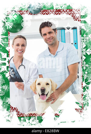 Zusammengesetztes Bild von Tierbesitzer und Tierarzt mit Xray des Hundes Stockfoto