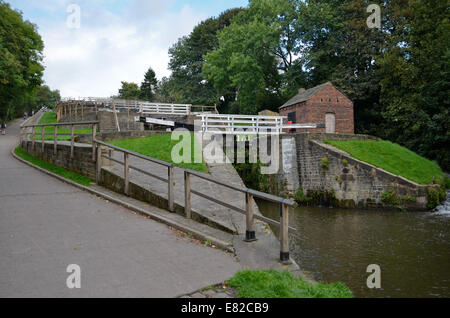 Die Bingley fünf steigen Schlösser an der Leeds-Liverpool-Kanal in Bingley, Yorkshire Stockfoto
