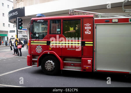 Feuerwehrauto in Birmingham City Centre, England, UK Stockfoto