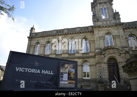 Der Victoria Hall in der Modellstadt Saltaire in Shipley in der Nähe von Bradford, Yorkshire Stockfoto